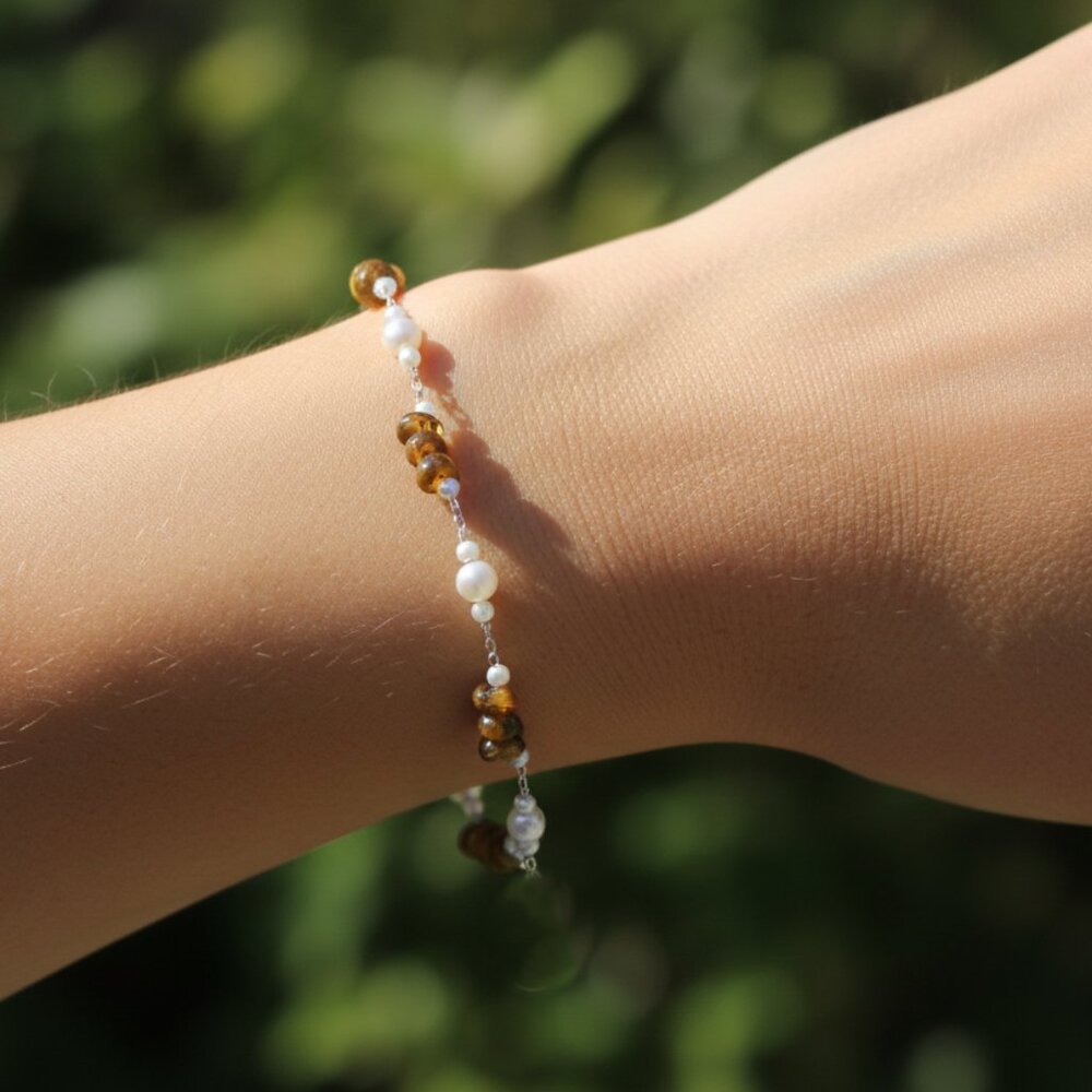 Chic & Stylish Bracelet – A Thoughtful Gift for Women and Girls, DYC1320